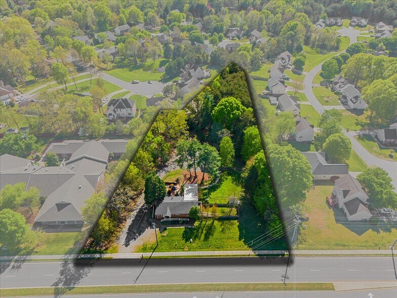 More Photos Of 1552 Skeet Club Rd, High Point Office For Sale