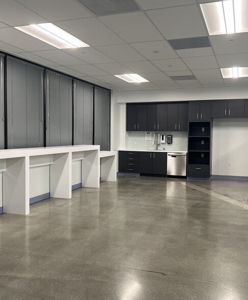 More Photos Of 18635 Sutter Blvd, Morgan Hill Research And Development For Lease