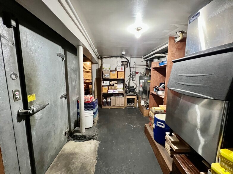 More Photos Of 66 Greenpoint Ave, Brooklyn Storefront Retail Office For Lease