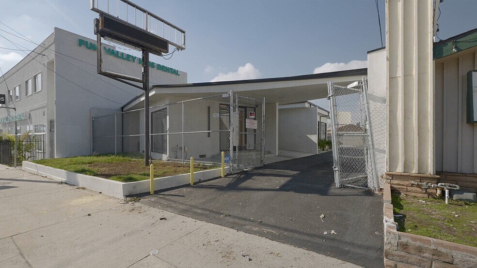 Primary Photo Of 8809 Sunland Blvd, Sun Valley Medical For Lease