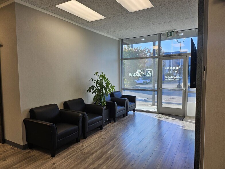 More Photos Of 5401 104th St E, Puyallup General Retail For Lease