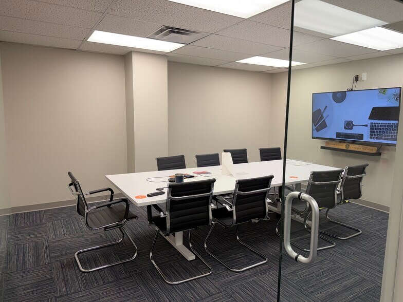 More Photos Of 10200 Linn Station Rd, Louisville Office For Lease