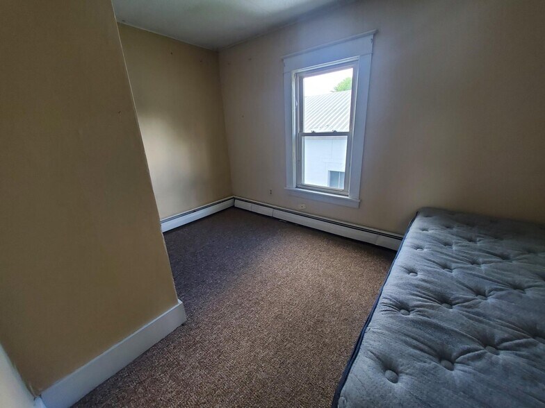 More Photos Of 17 Summer St, Dover-Foxcroft Office For Sale