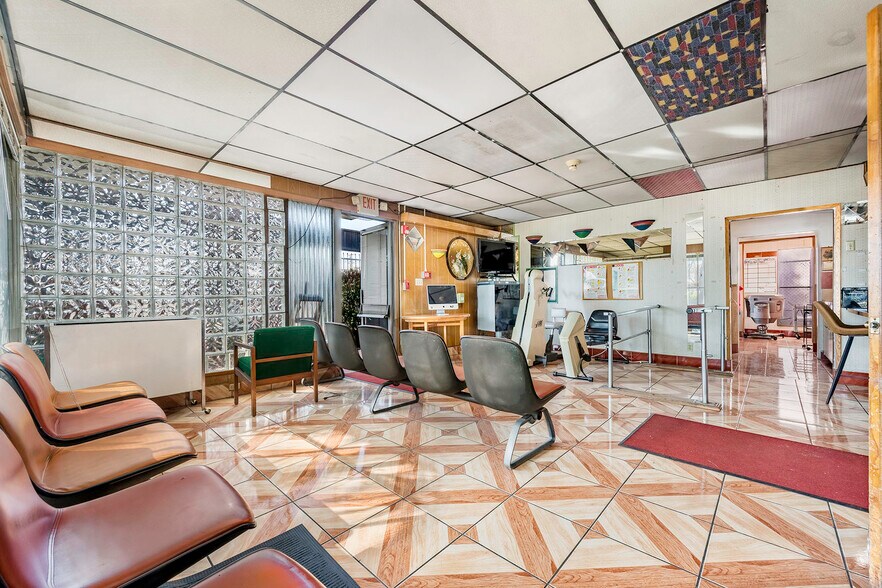 More Photos Of 1954 Atlantic Ave, Long Beach Office For Lease