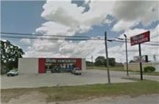 More Photos Of 1942 E Austin St, Giddings Auto Repair For Sale