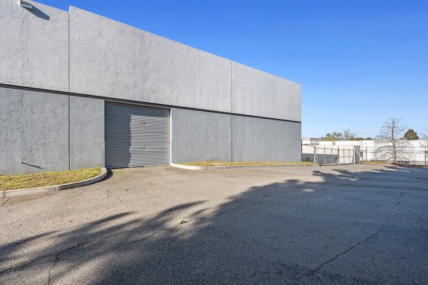 More Photos Of 2459 Dogwood Way, Vista Manufacturing For Lease