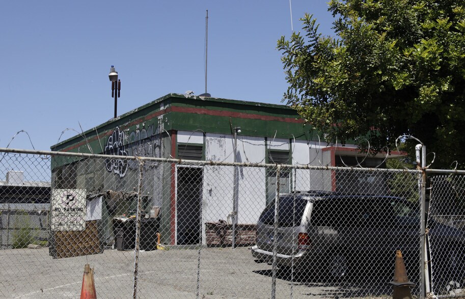 More Photos Of 1211 7th St, Oakland Auto Repair For Sale