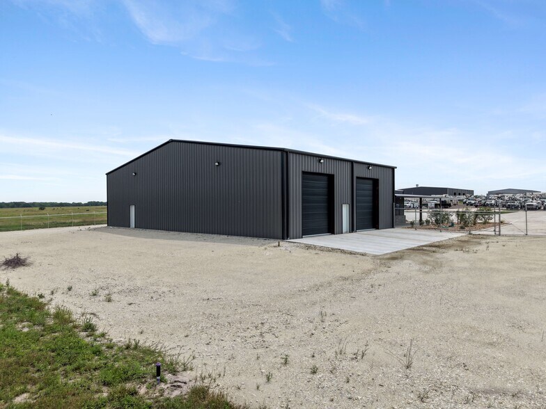 More Photos Of 4049 King Air Dr, Wixon Valley Warehouse For Lease