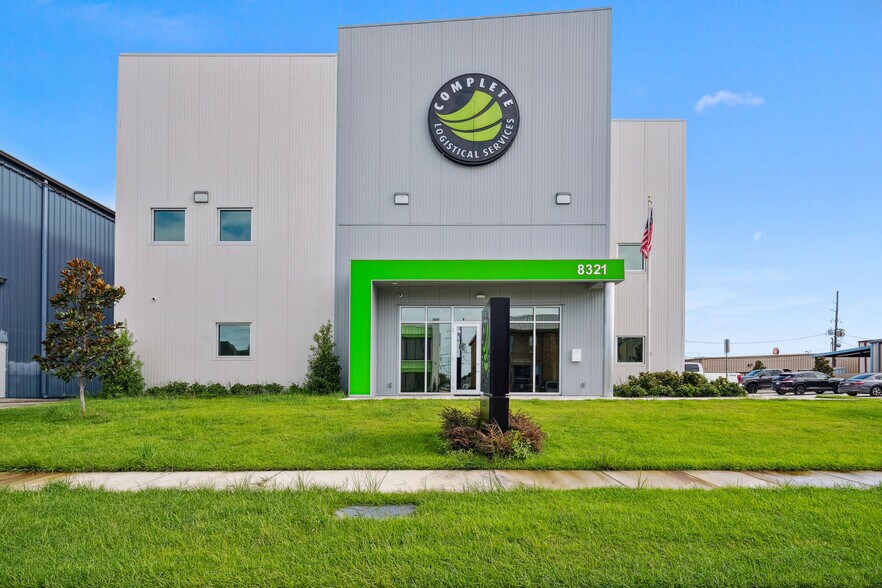 Primary Photo Of 8321 Lafitte Ct, Chalmette Medical For Sale