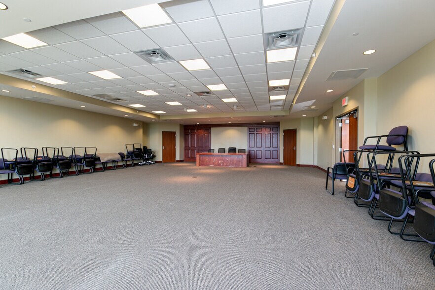 More Photos Of 1632 McCain Ln, Manhattan Sorority Fraternity House For Sale