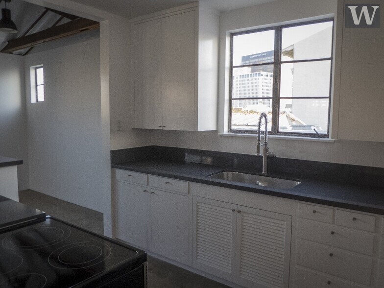 More Photos Of 1063 Gayley Ave, Los Angeles Loft Creative Space For Lease