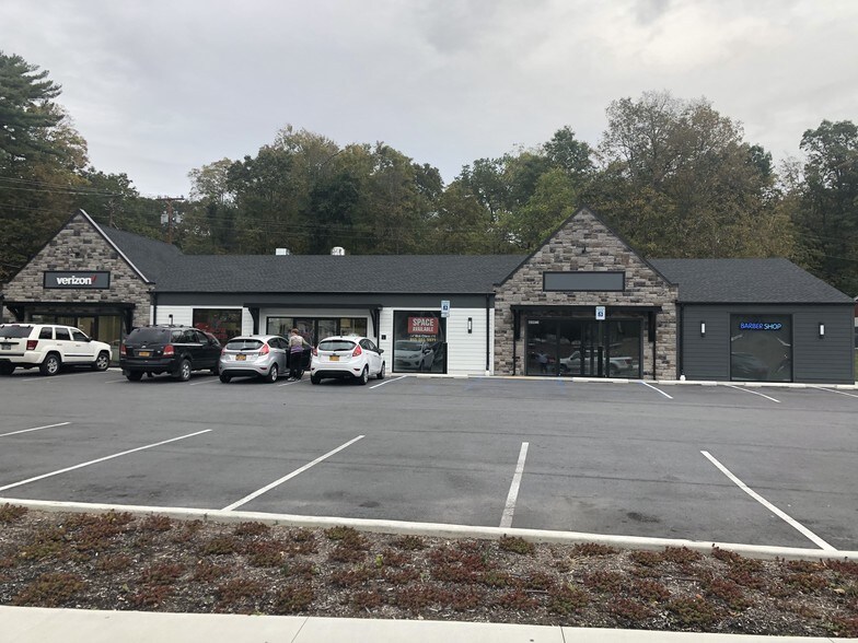 More Photos Of 4246 Albany Post Rd, Hyde Park Unknown For Lease