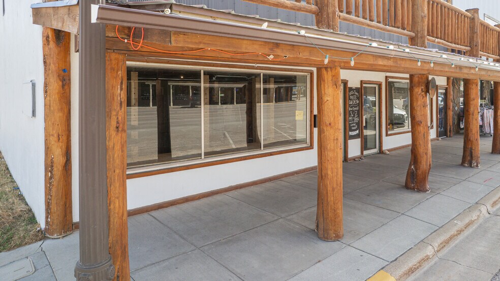 More Photos Of 632 Mount Rushmore Rd, Custer Specialty For Sale