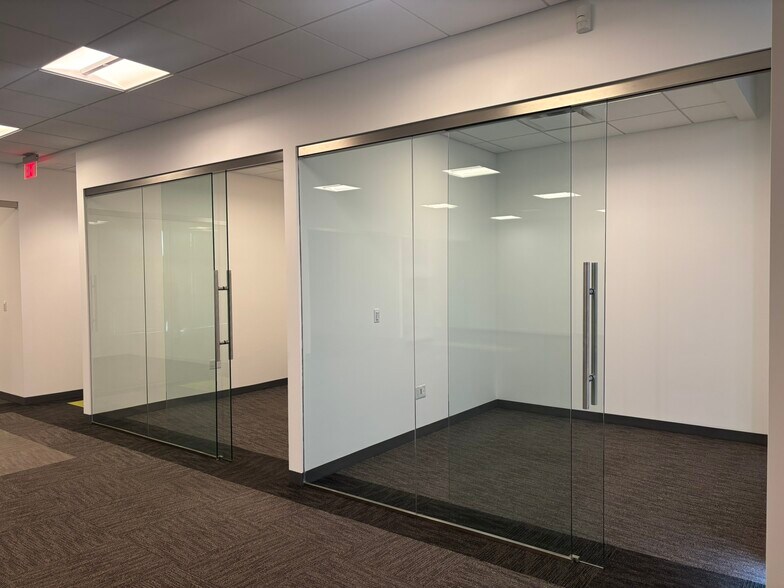 More Photos Of 191 Marginal Way, Portland Auto Repair For Lease