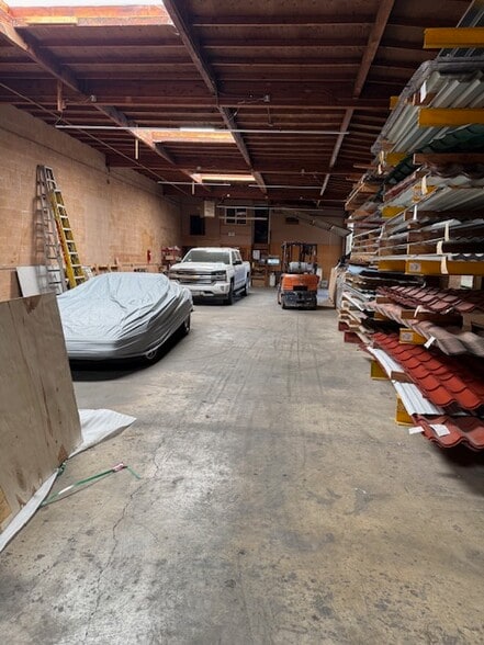 More Photos Of 15527 Vermont Ave, Paramount Warehouse For Lease