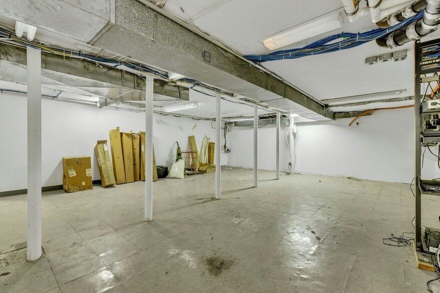 More Photos Of 139 Plandome Rd, Manhasset Medical For Sale