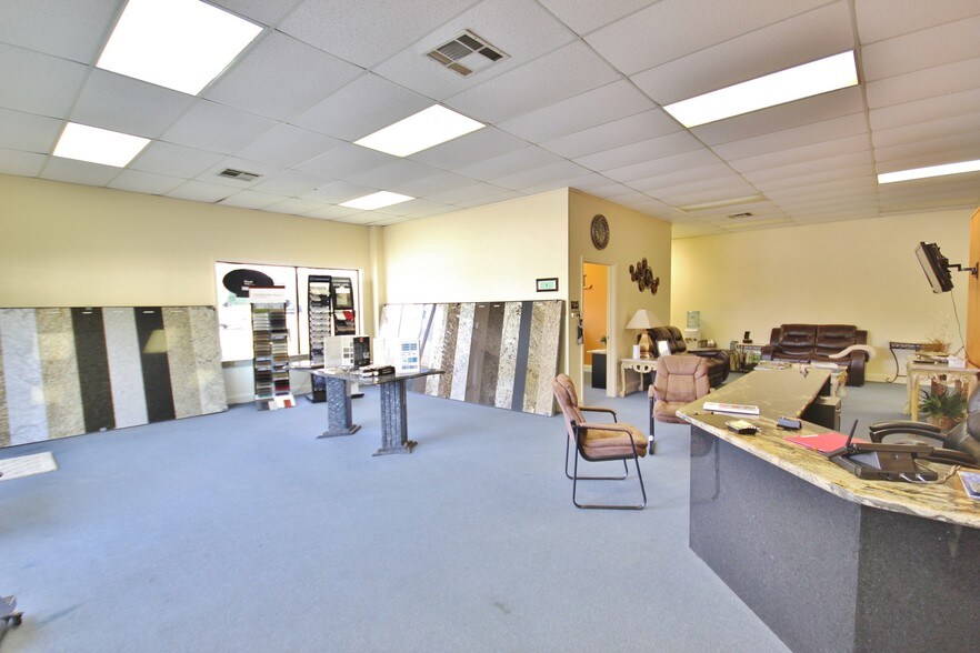 More Photos Of 101-181 Commercial Sq, Slidell Storefront Retail Office For Lease