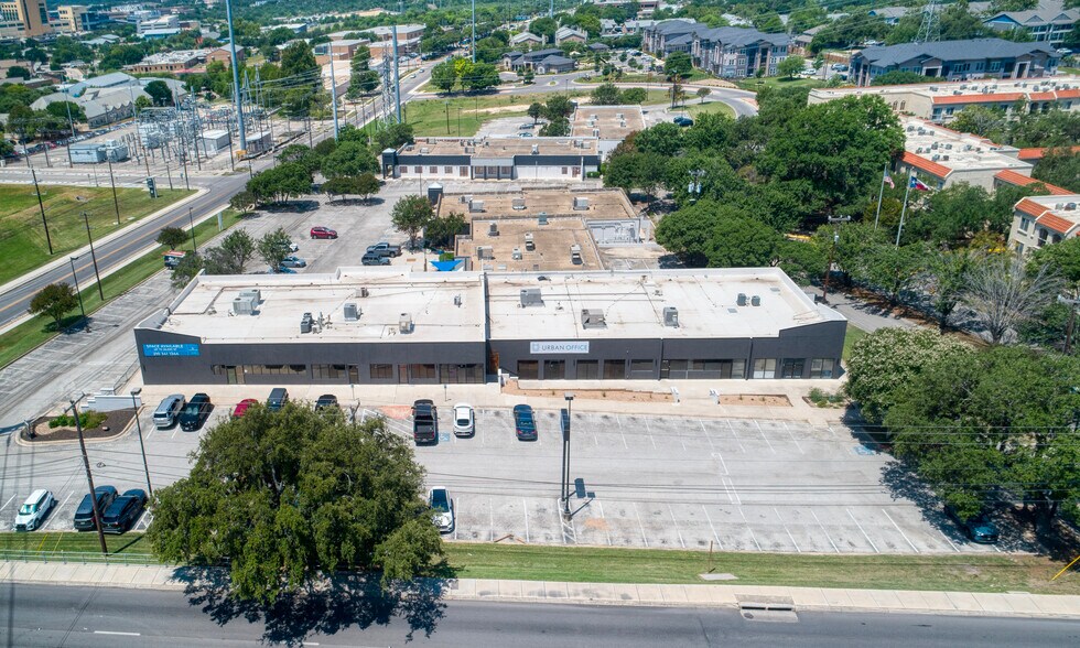 More Photos Of 8637 Fredericksburg Rd, San Antonio Storefront Retail Office For Lease