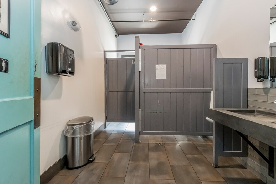 More Photos Of 60 Ocean St, South Portland Storefront Retail Residential For Lease