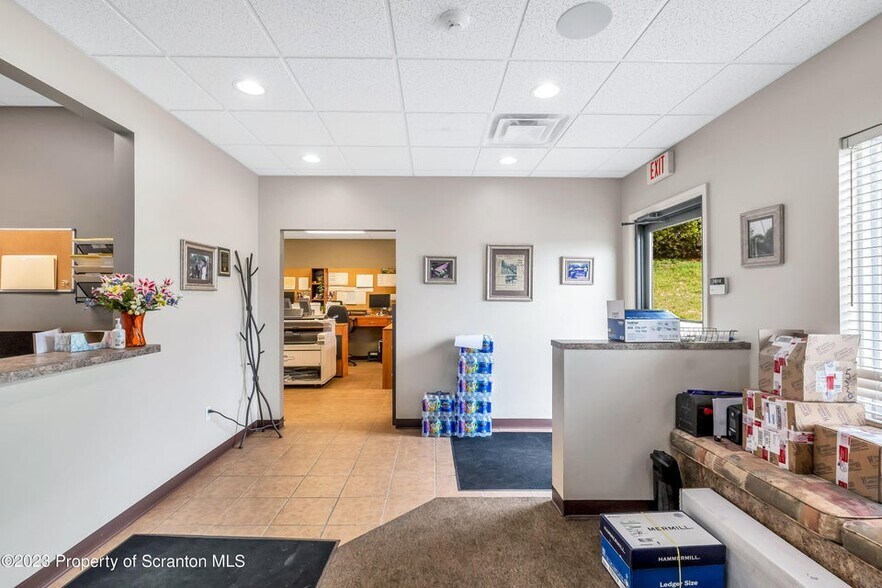 More Photos Of 7 Oakwood Dr, Scranton Storefront Retail Office For Sale