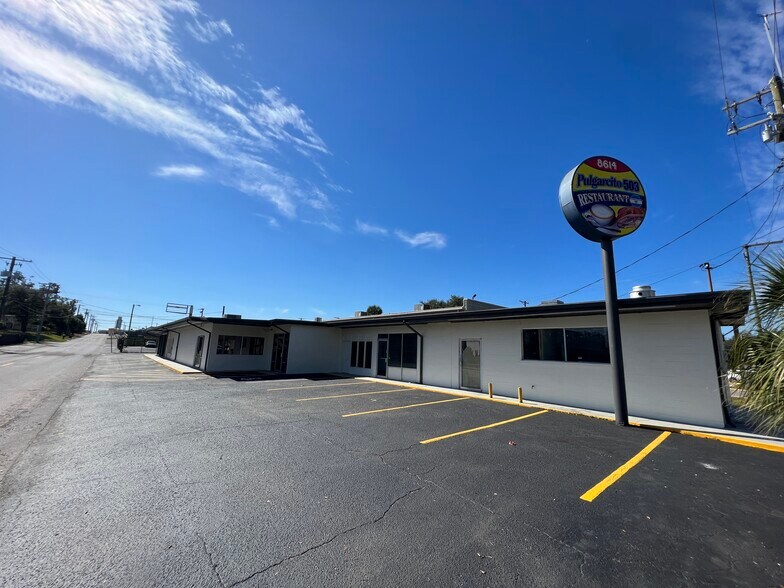 More Photos Of 8610 N Suwanee Ave, Tampa General Retail For Sale