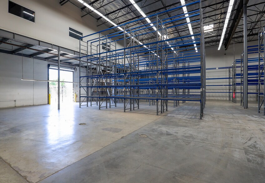 More Photos Of 1807 E 48th Pl, Los Angeles Warehouse For Lease