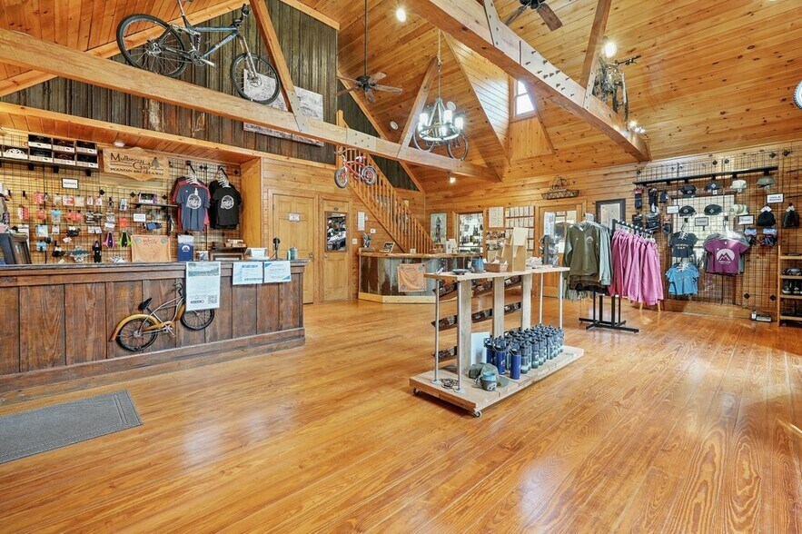 More Photos Of 400 Mulberry Gap Rd, Ellijay Hospitality For Sale