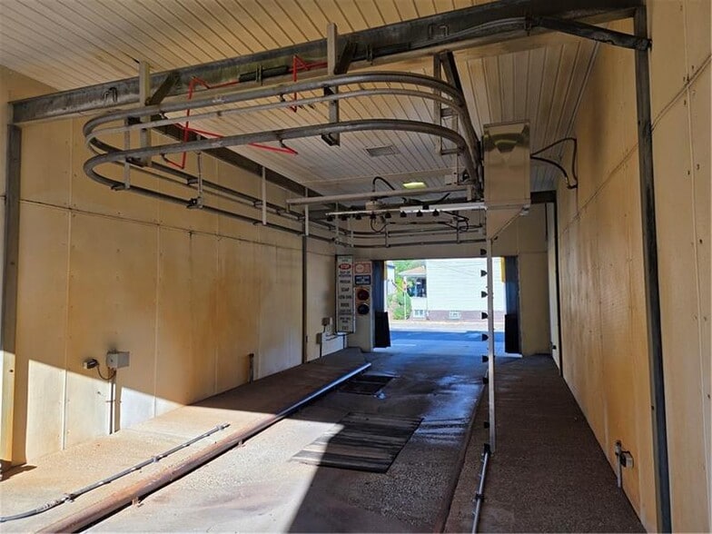 More Photos Of 110 E 2nd Ave, Tarentum Carwash For Sale
