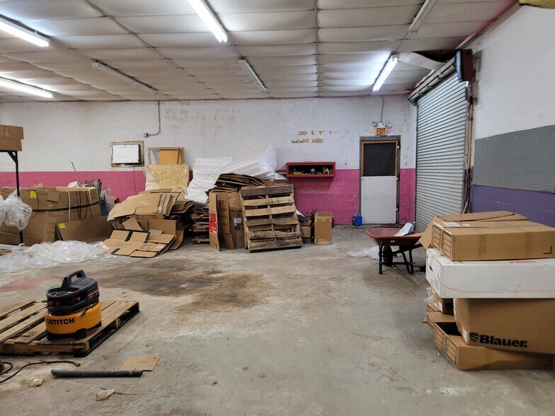 More Photos Of 6320 Scott Hamilton Dr, Little Rock Showroom For Sale