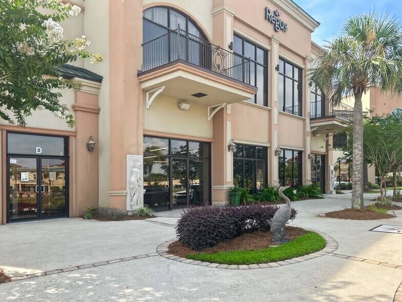 More Photos Of 1901 Manhattan Blvd, Harvey Coworking Space