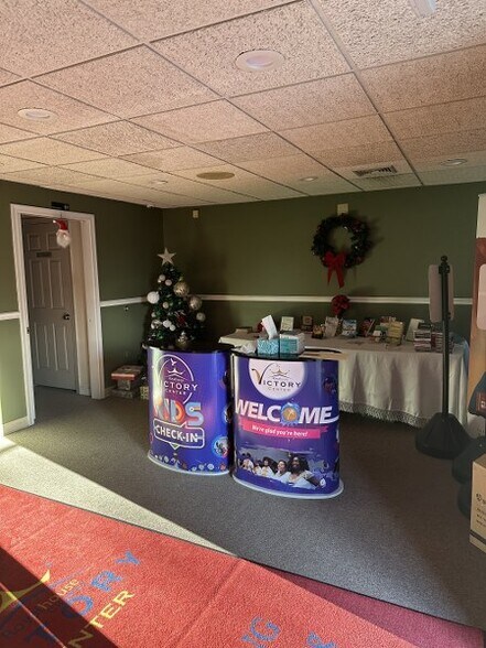 More Photos Of 52 Connecticut Ave, South Windsor Light Manufacturing For Lease