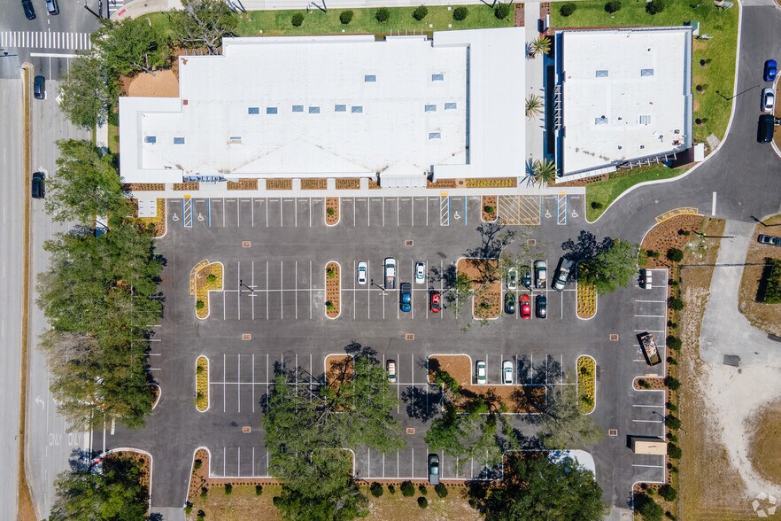 More Photos Of 1675 W Broadway St, Oviedo Medical For Lease