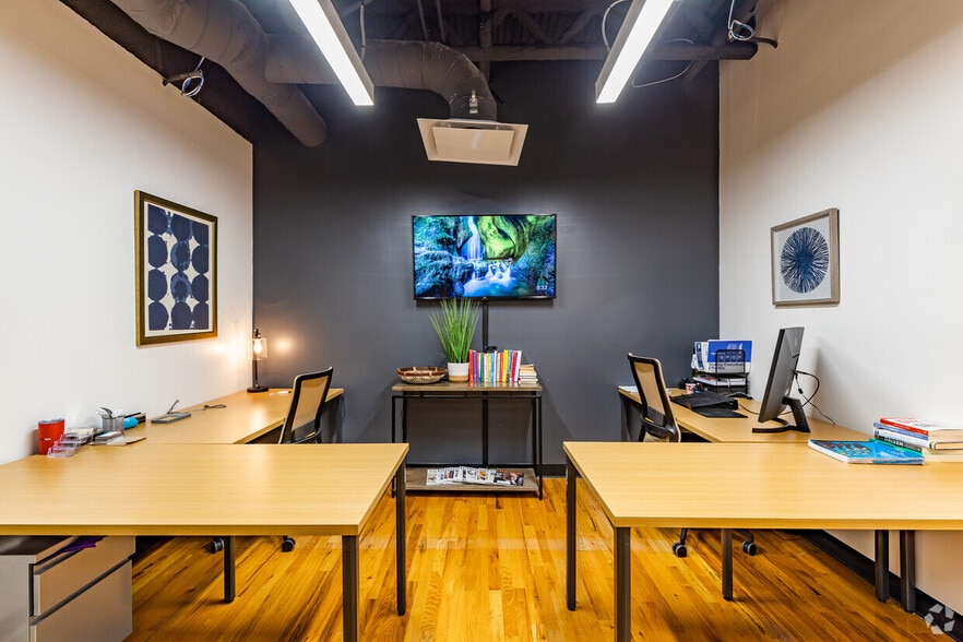 More Photos Of 100 E Pine St, Orlando Coworking Space