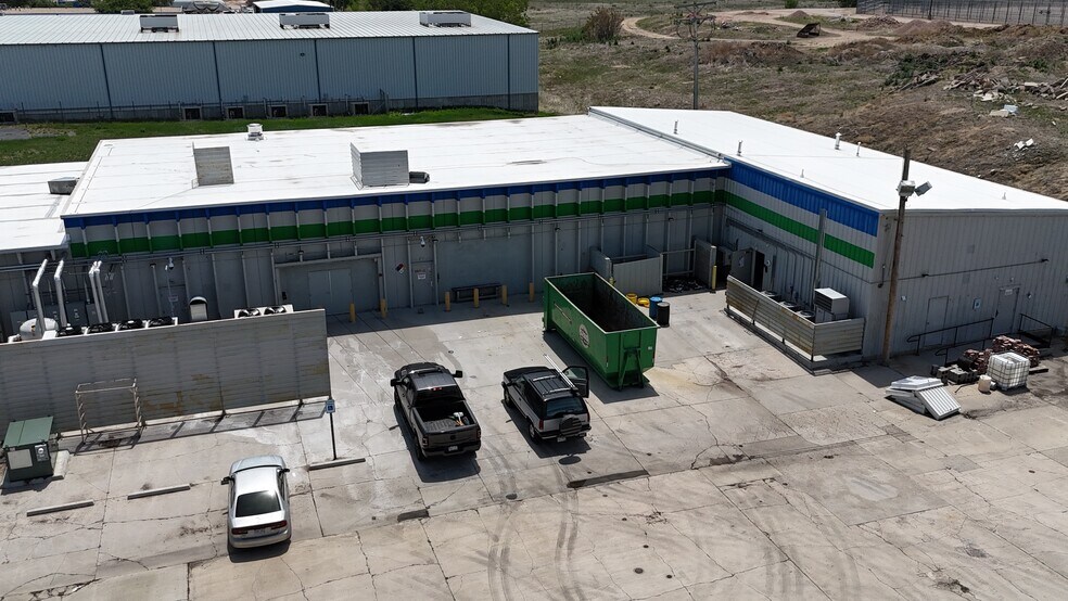 More Photos Of 3555 Moline St, Aurora Manufacturing For Lease