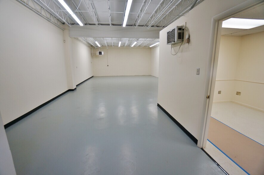 More Photos Of 1148-1174 Taft St, Rockville Warehouse For Lease