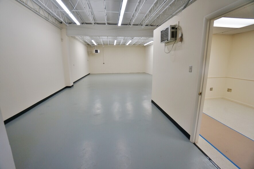 More Photos Of 1148-1174 Taft St, Rockville Warehouse For Lease