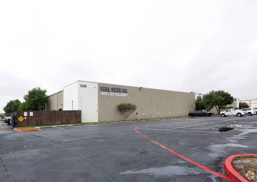 Primary Photo Of 1235 W Trinity Mills Rd, Carrollton Warehouse For Lease