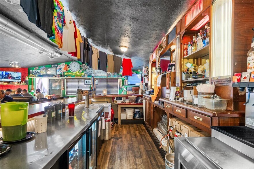 More Photos Of 852 Southern Hwy, Mineral Wells Industrial For Sale