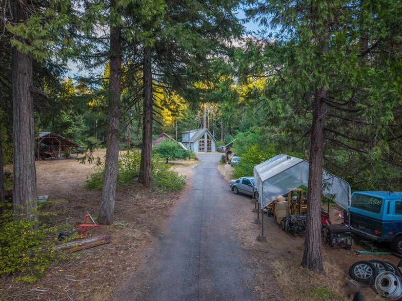 More Photos Of 55533 McKenzie River Dr, Mckenzie Bridge Industrial For Sale