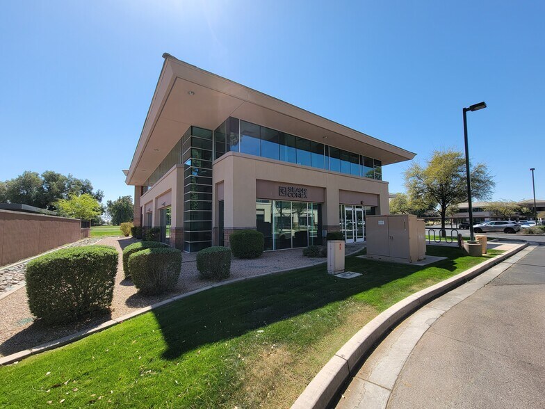 More Photos Of 565 W Chandler Blvd, Chandler Office For Lease