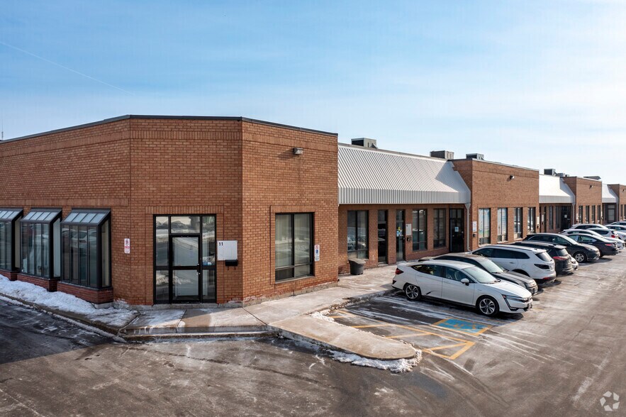 More Photos Of 150 Britannia Rd E, Mississauga Showroom For Lease