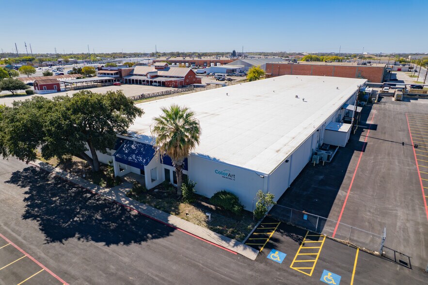 More Photos Of 5101 S Zarzamora St, San Antonio Manufacturing For Sale