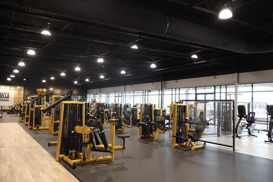 More Photos Of 5601-5753 McWhinney Blvd, Loveland General Retail For Sale