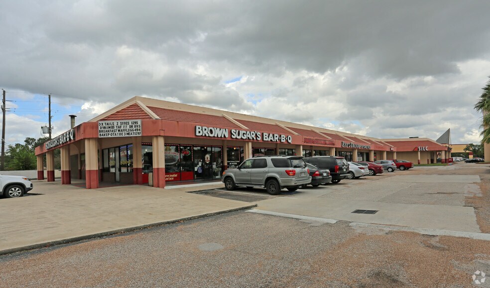 More Photos Of 111-191 Greens Rd, Houston Unknown For Lease