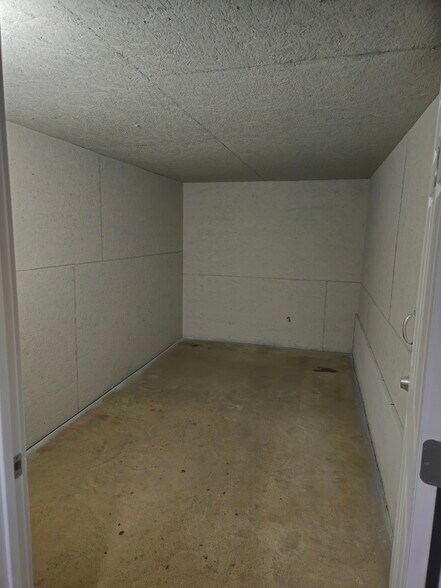More Photos Of 2824 Freemansburg Ave, Easton Self Storage For Lease