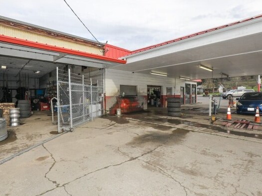 More Photos Of 133 S Old Pacific Hwy, Myrtle Creek Freestanding For Sale