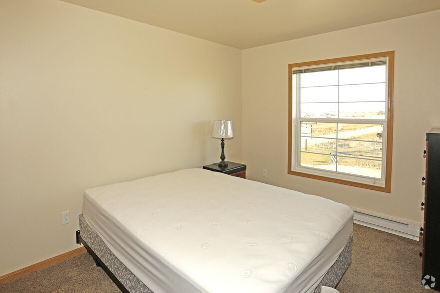 More Photos Of 501 12th Ave SE, Stanley Apartments For Lease