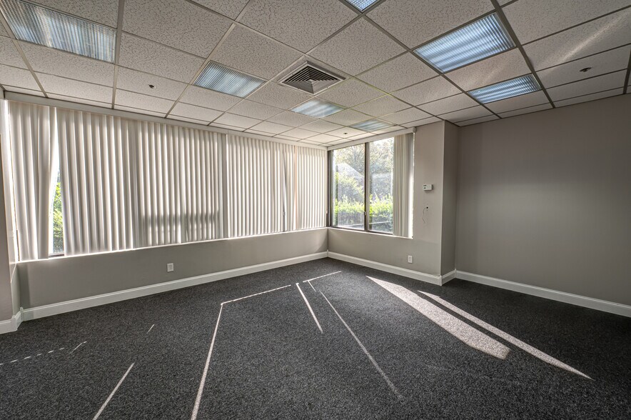 More Photos Of 1800 Ocean Ave, Ronkonkoma Light Distribution For Lease