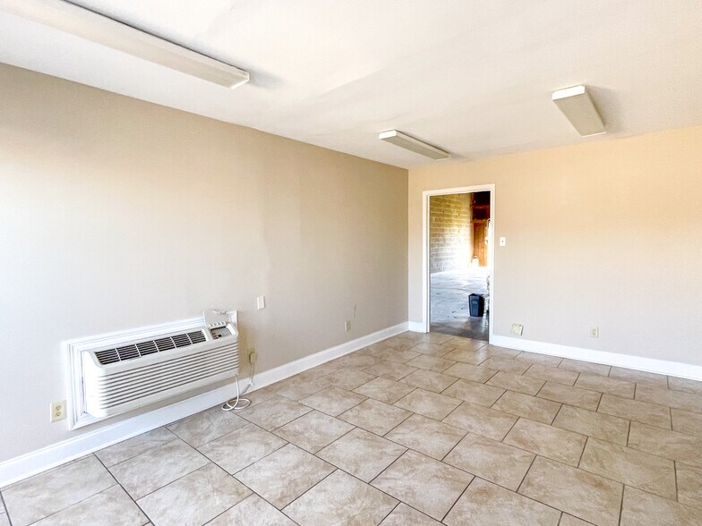 More Photos Of 8967 Castille Rd, Baton Rouge Warehouse For Lease