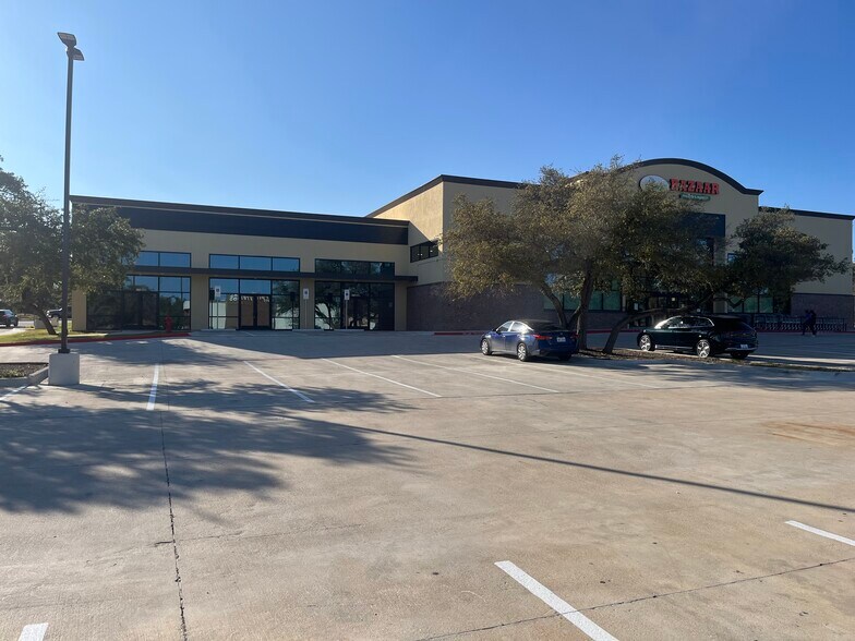 More Photos Of 1100 N Bagdad Rd, Cedar Park General Retail For Lease